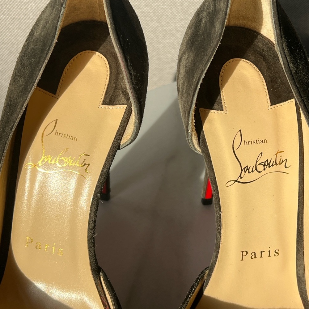 Christian Louboutin Iriza 85mm pumps dark/olive Green Suede - Picture 6 of 13